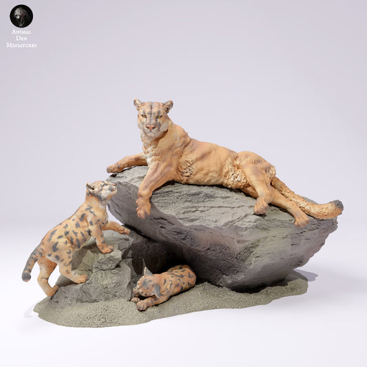 Product photo Animal Figure Diorama, Model Building: 0: Wildlife Figure: Mountain Lion on a Rock (Ref 25_01_05)