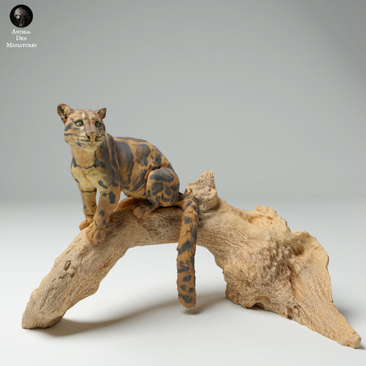 Product photo Animal Figure Diorama, Model Building: 0: Jungle Animal Figure: Clouded Leopard on Tree (Ref 25_02_06)