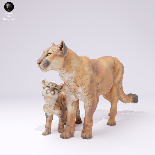 Product photo Animal Figure Diorama, Model Building: 0: Wildlife Figure: Mountain Lion with Cub (Ref 25_01_04)