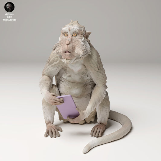 Product photo Animal Figure Diorama, Model Building: 0: Jungle Animal Figure: Javanese Monkey with Stolen Phone (Ref 24_09_11)