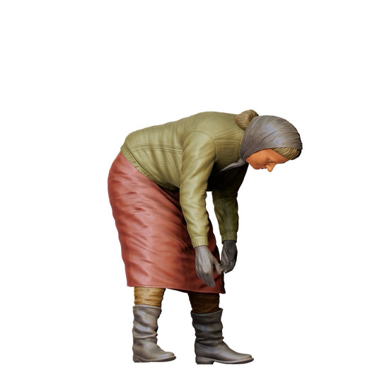 Miniature Figure: Farmer's Wife in the Field - Old Farmer at Work (No. 301)