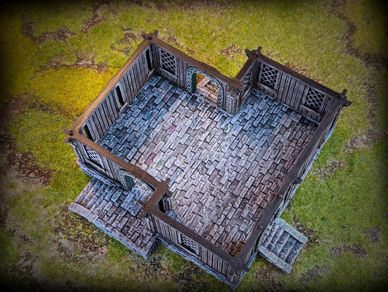 Produktfoto Tabletop 28mm Geländeteile, Häuser, Dekoration und Bits von Creation Conquest (CC) 0: Haus des Händlers - Kingdom Of Saxonia - Mittelalterliches Dorf der Pferdeherren