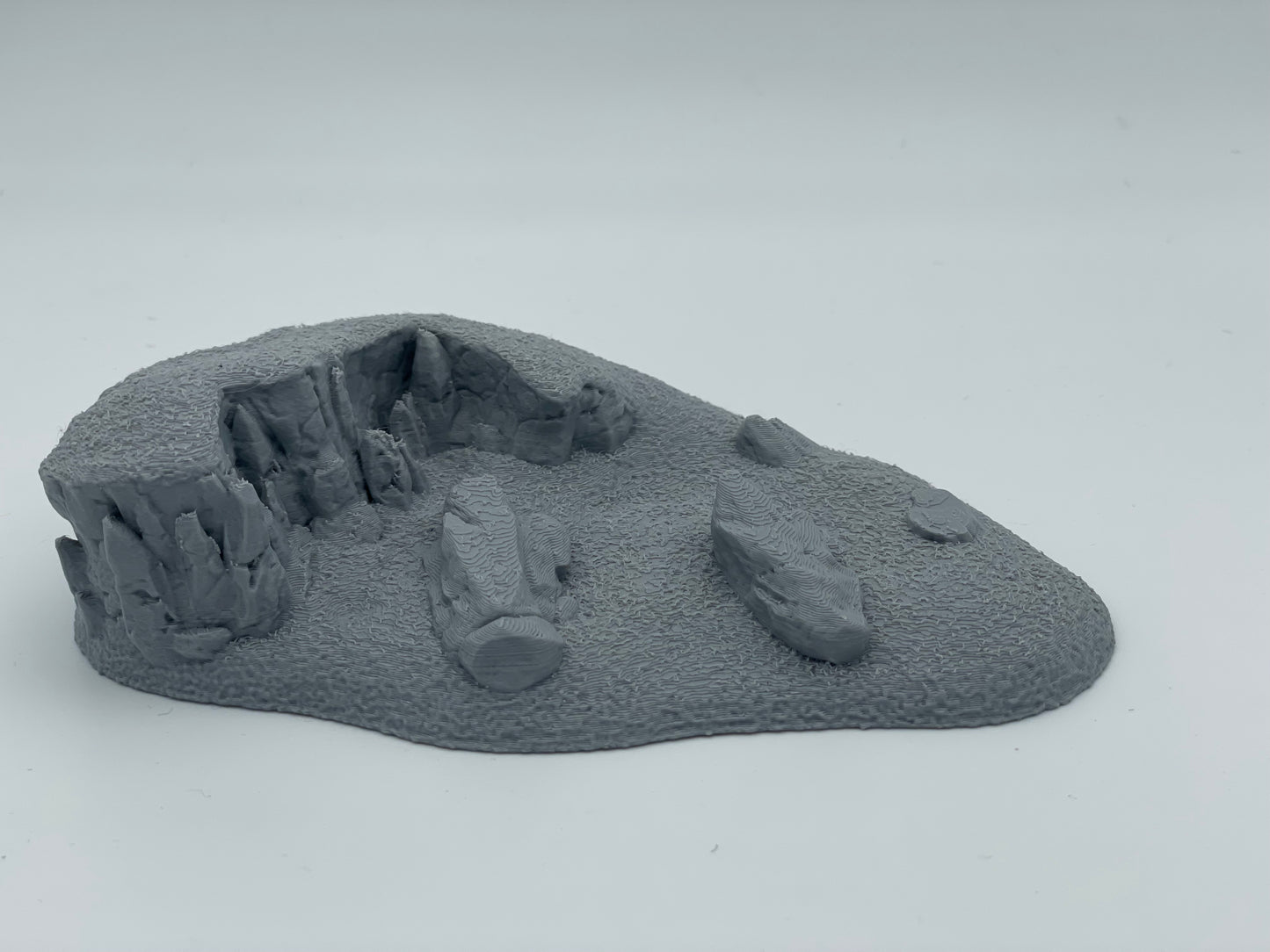 Product photo Tabletop 28mm The Printing Goes Ever On (TPGEO) 0: Hill Terrain Type D - Gentle Rise in Grassland - Rocks