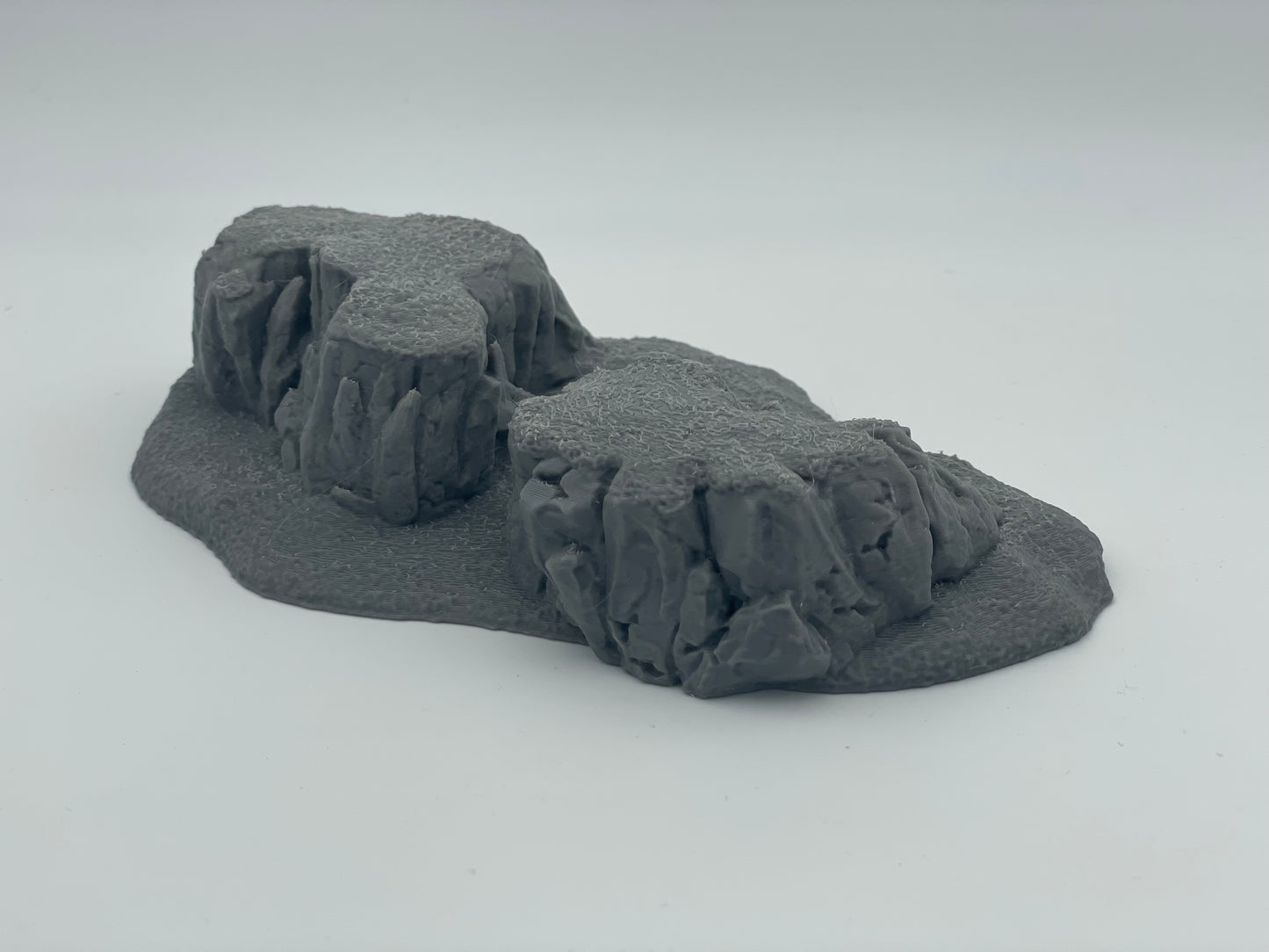 Product photo Tabletop 28mm The Printing Goes Ever On (TPGEO) 0: Hill Terrain Type F - Gentle Rise in Grassland - Rocks