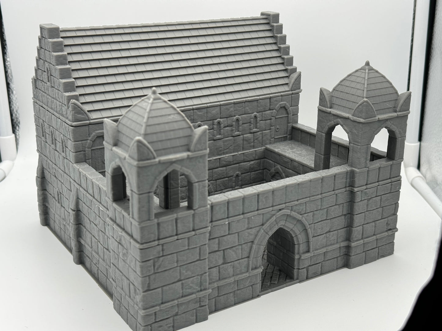 Product photo Tabletop 28mm The Printing Goes Ever On (TPGEO) 0: Ivory City Barracks - Kingdom of Gonthan - Tabletop Terrain