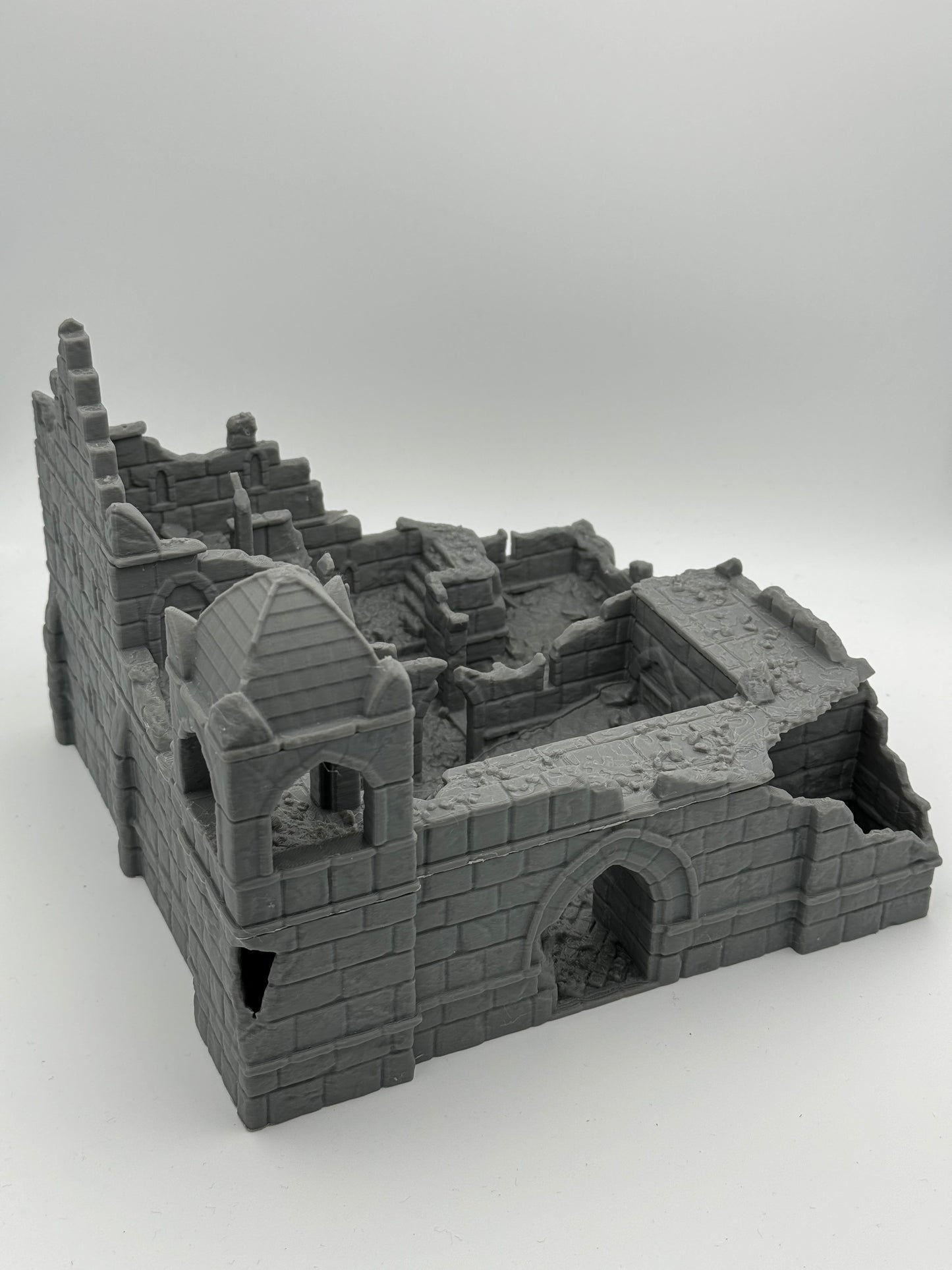 Product photo Tabletop 28mm The Printing Goes Ever On (TPGEO) 0: Barracks Ruins Ivory City - Kingdom of Gonthan - Tabletop Terrain