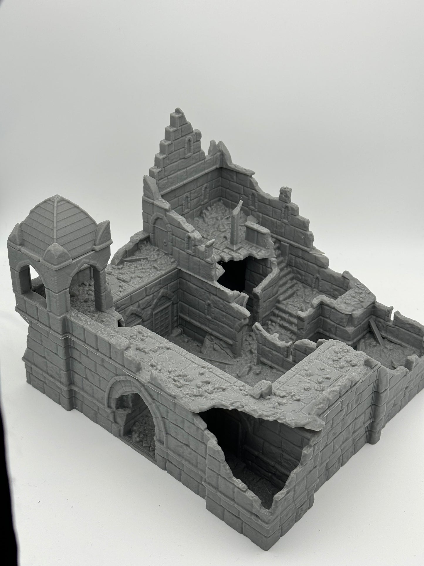 Product photo Tabletop 28mm The Printing Goes Ever On (TPGEO) 0: Barracks Ruins Ivory City - Kingdom of Gonthan - Tabletop Terrain