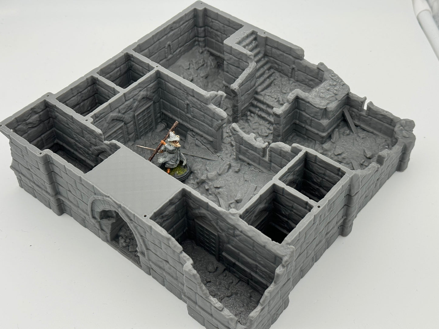 Product photo Tabletop 28mm The Printing Goes Ever On (TPGEO) 0: Barracks Ruins Ivory City - Kingdom of Gonthan - Tabletop Terrain