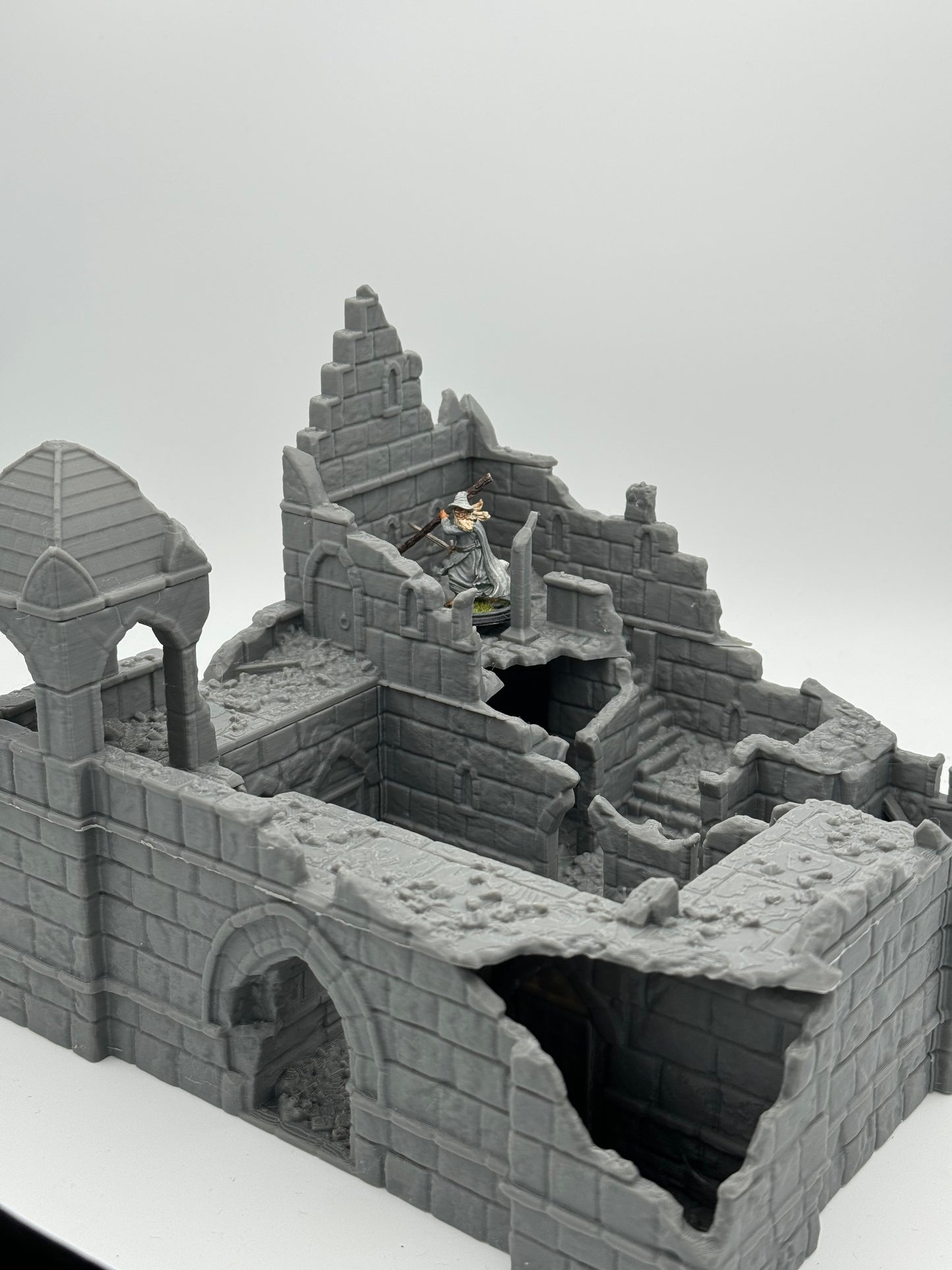 Product photo Tabletop 28mm The Printing Goes Ever On (TPGEO) 0: Barracks Ruins Ivory City - Kingdom of Gonthan - Tabletop Terrain