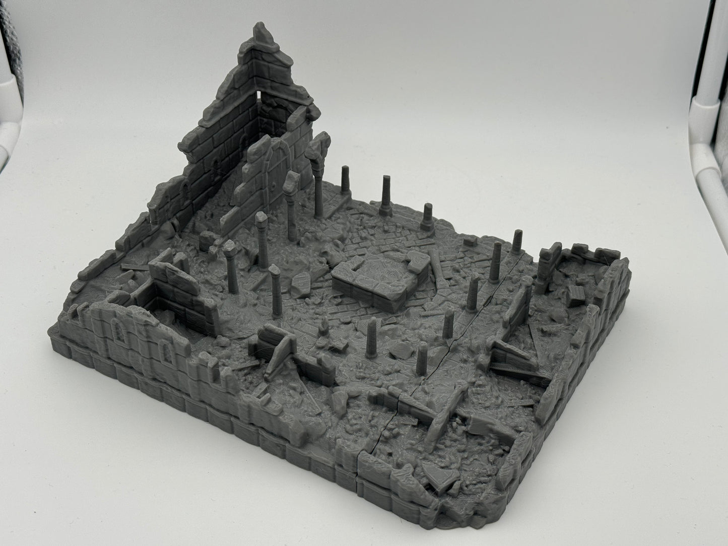 Product photo Tabletop 28mm The Printing Goes Ever On (TPGEO) 0: Hospital Ruins Ivory City - Kingdom of Gonthan - Tabletop Terrain