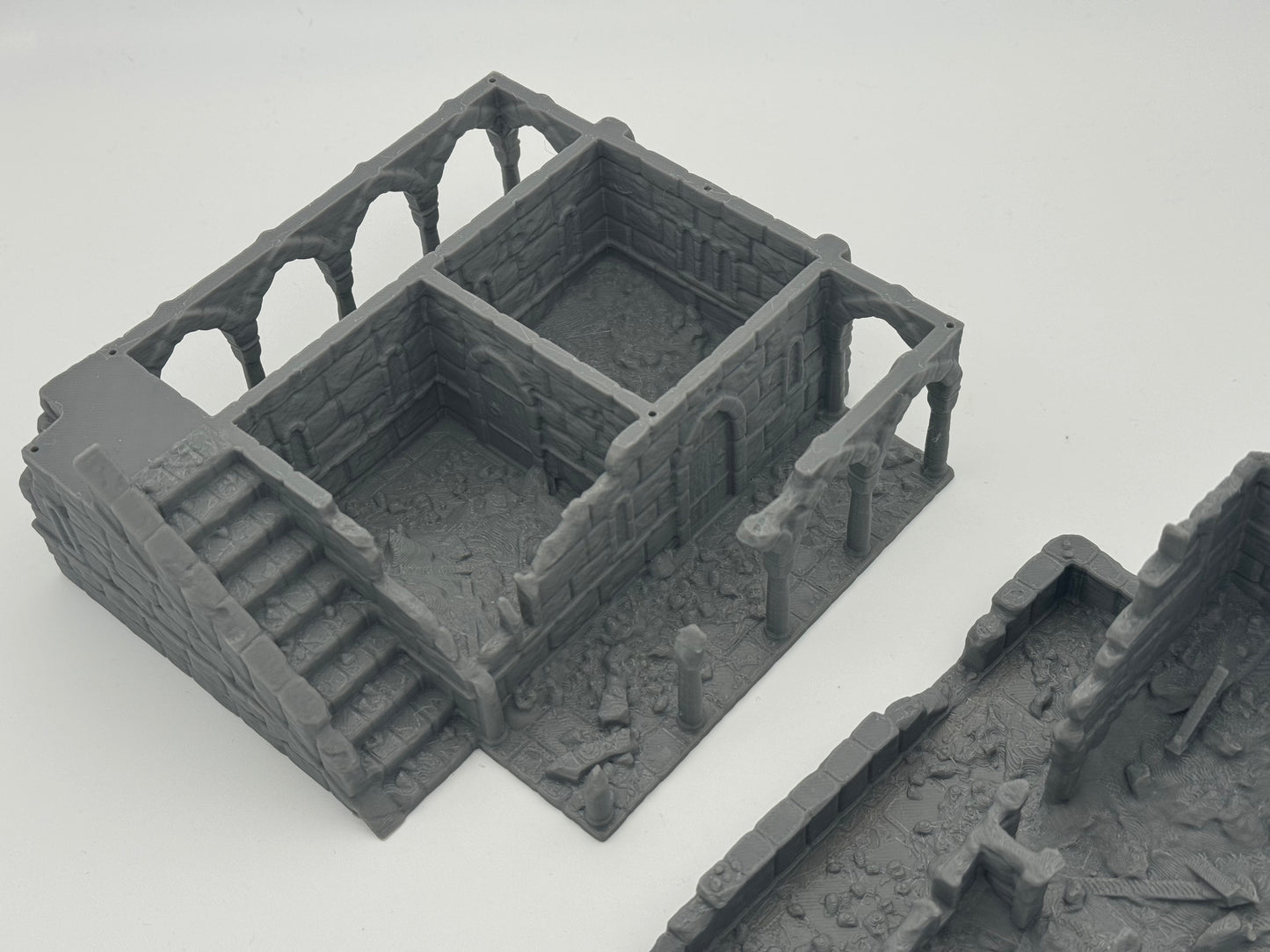 Product photo Tabletop 28mm The Printing Goes Ever On (TPGEO) 0: House B Ruins Ivory City - Kingdom of Gonthan Building - Tabletop Terrain