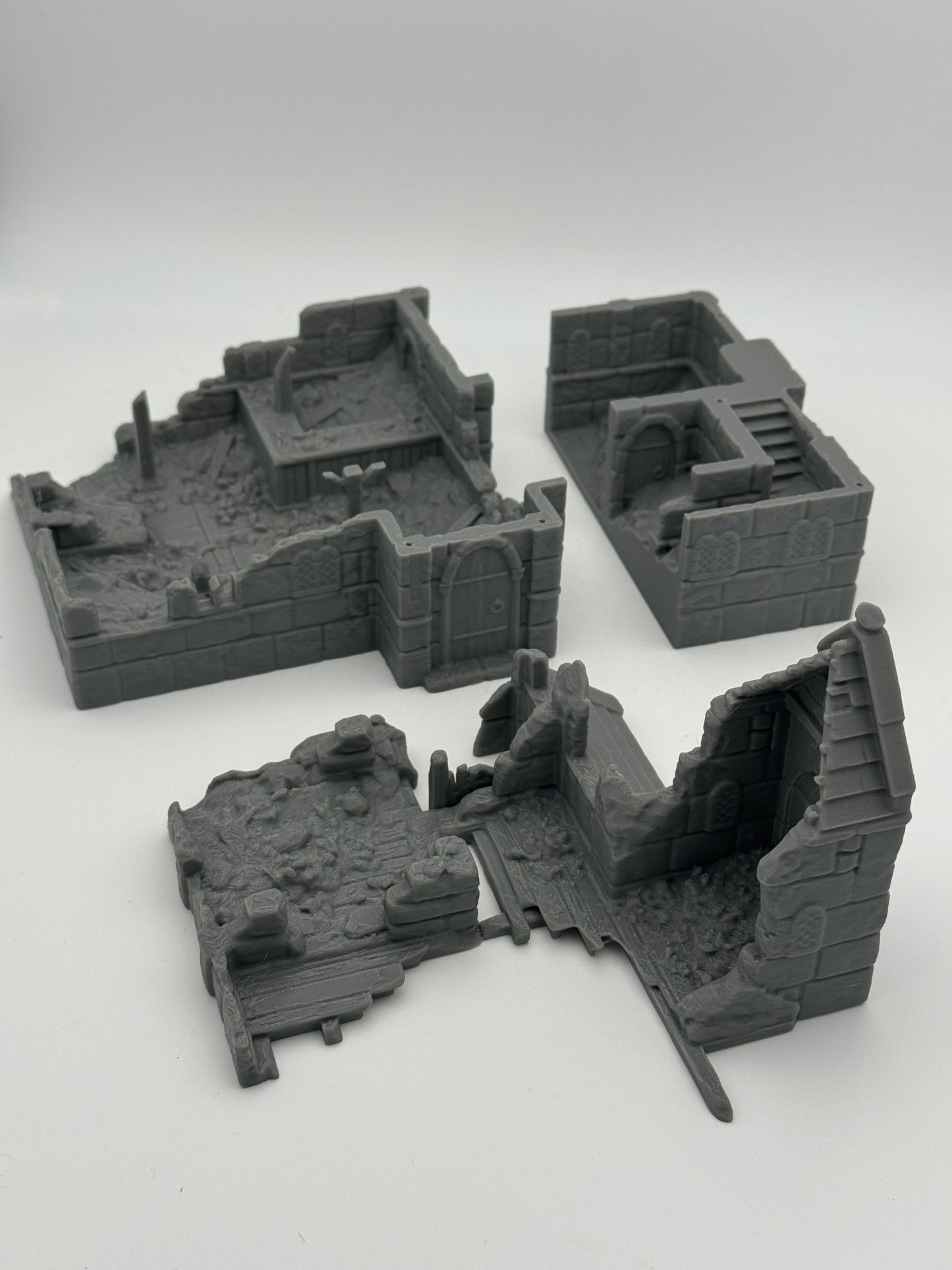 Product photo Tabletop 28mm The Printing Goes Ever On (TPGEO) 0: Inn Ruins Ivory City - Kingdom of Gonthan Building - Inn Tabletop Terrain