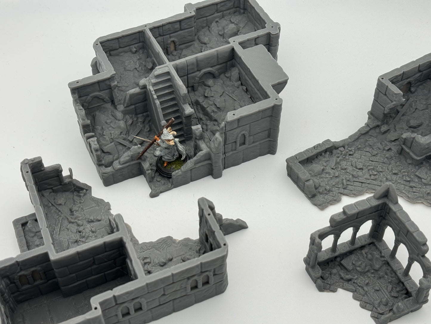 Product photo Tabletop 28mm The Printing Goes Ever On (TPGEO) 0: City Hall Ruins Ivory City - Kingdom of Gonthan Building - Town Hall Tabletop Terrain