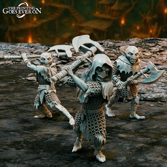 Product photo Tabletop 28mm The Printing Goes Ever On (TPGEO) 0: Goblin Stalker 3 warrior creatures with axe - Hostile cave dwellers