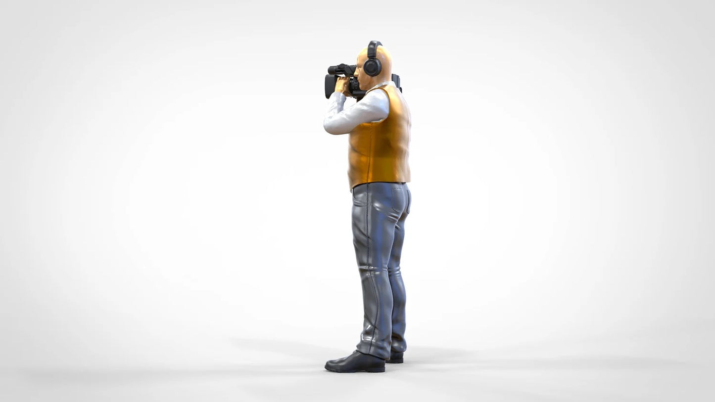 Product photo diorama and model building miniature figure: Reporter team - cameraman with handheld camera