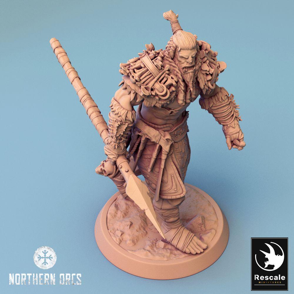 Product photo Tabletop 28mm Lord of the Print (LotP) 0: Tabletop miniature: Orc warrior/boss, barbarian and berserker with dagger, in storm attack (24_04_G3)