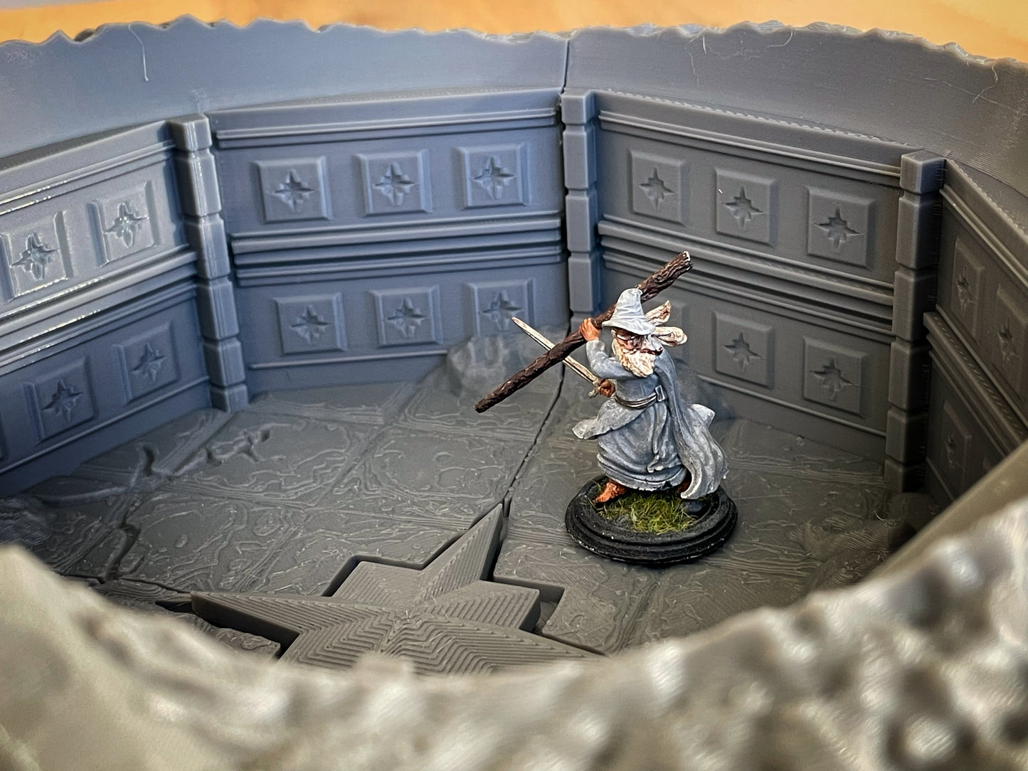 Product photo Tabletop 28mm The Printing Goes Ever On (TPGEO) 0: Great Tomb Chamber Catacombs - Ghostly Resting Place Beneath the Hill - Hill Graves