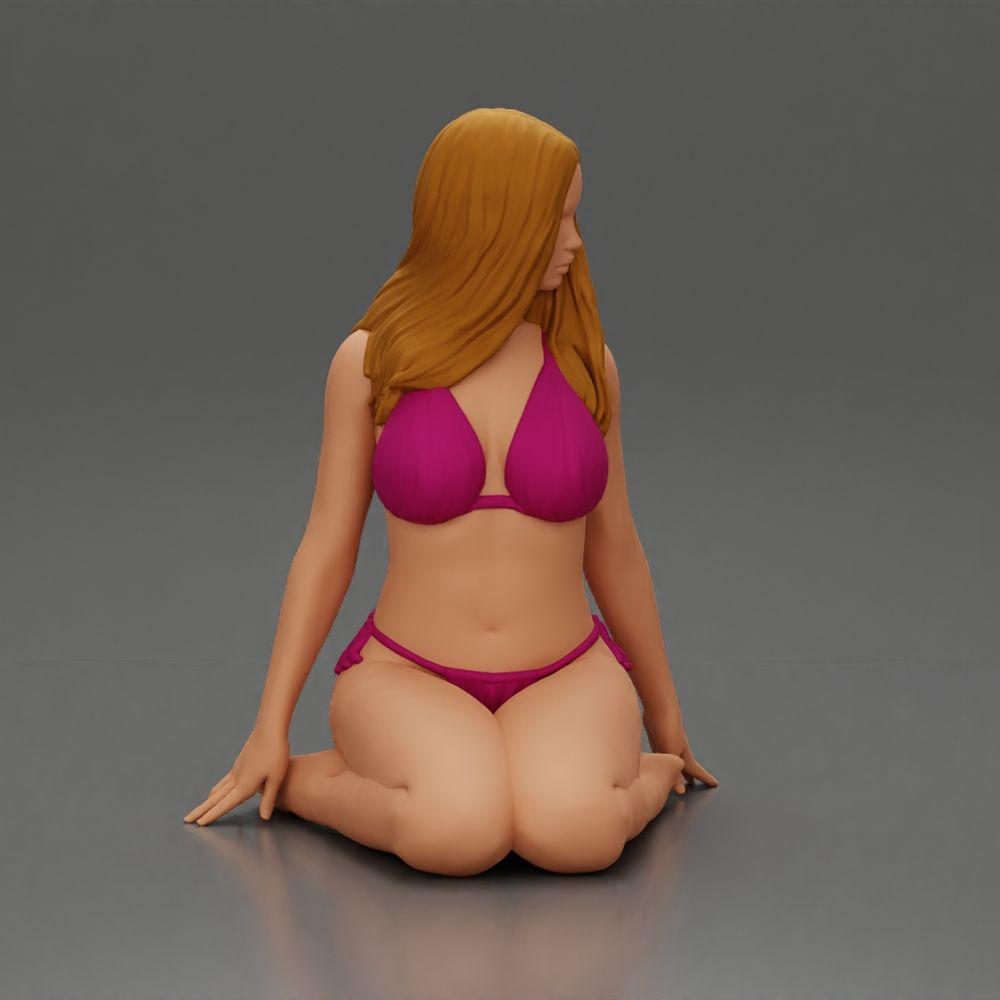 Diorama model building product photo 1: Kneeling miniature figure woman in bikini, sitting on flat base - beach diorama (Ref No. A83)