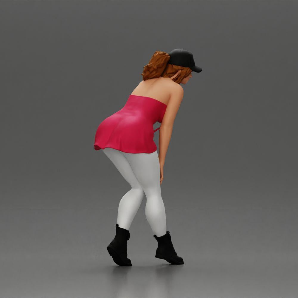 Diorama model building product photo 3: Diorama miniature: bent woman with cap, short top, tight pants & boots (Ref No. A113)