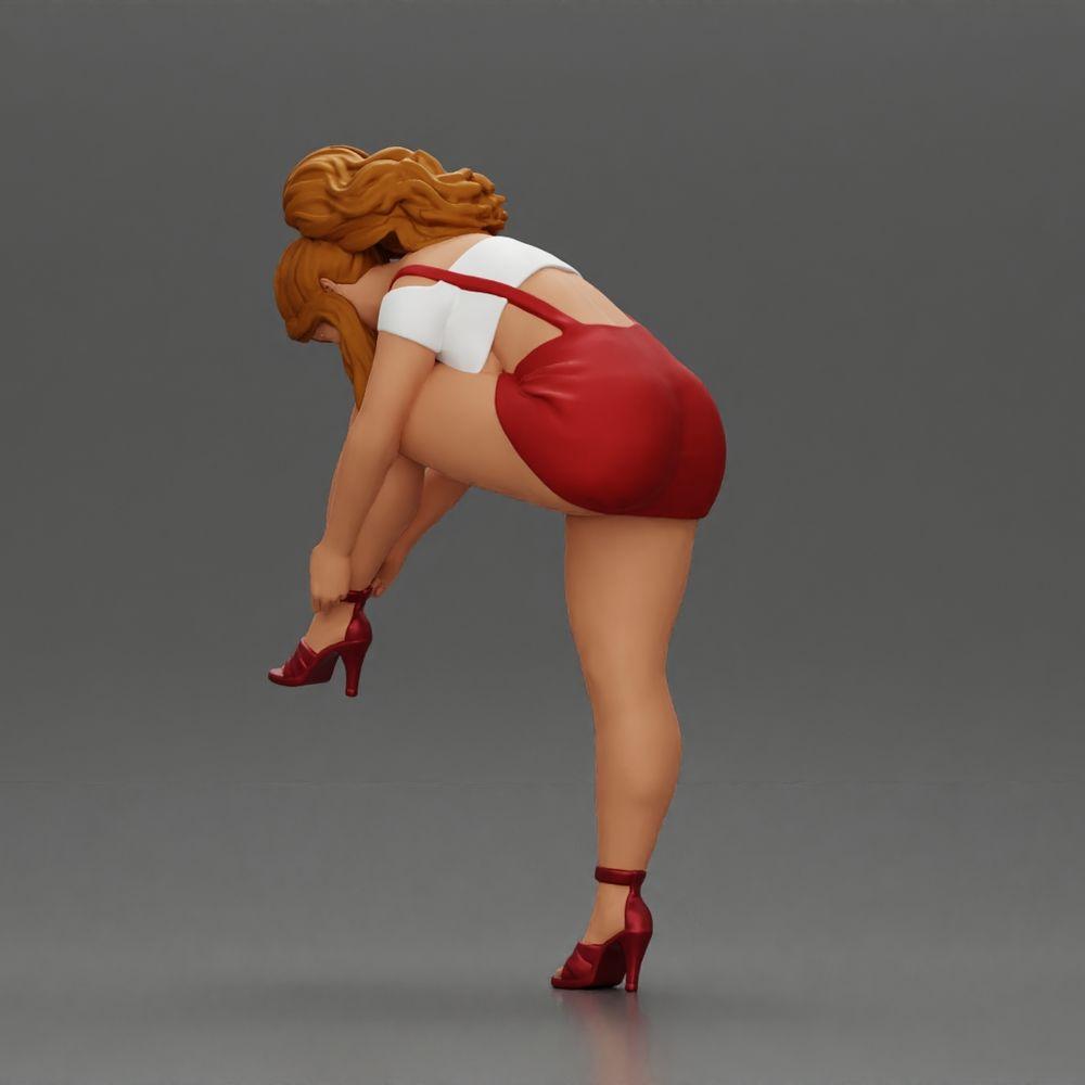 Diorama model building product photo 3: Diorama figure: miniature figure - woman putting on red high heel, standing pose for diorama (Ref No. A112)