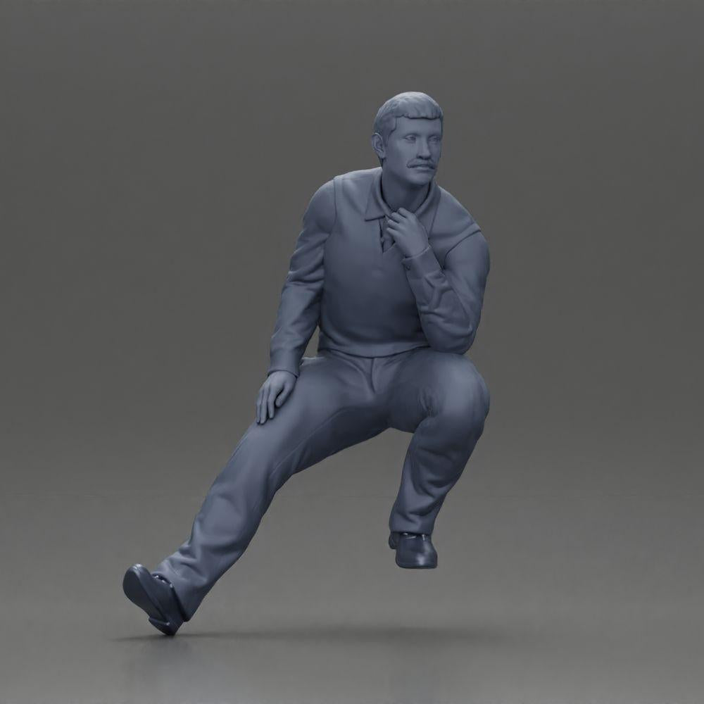 Diorama model building product photo 6: Diorama seated figure: Turkish man with tie and sweater vest, half kneeling (Ref No. A72)