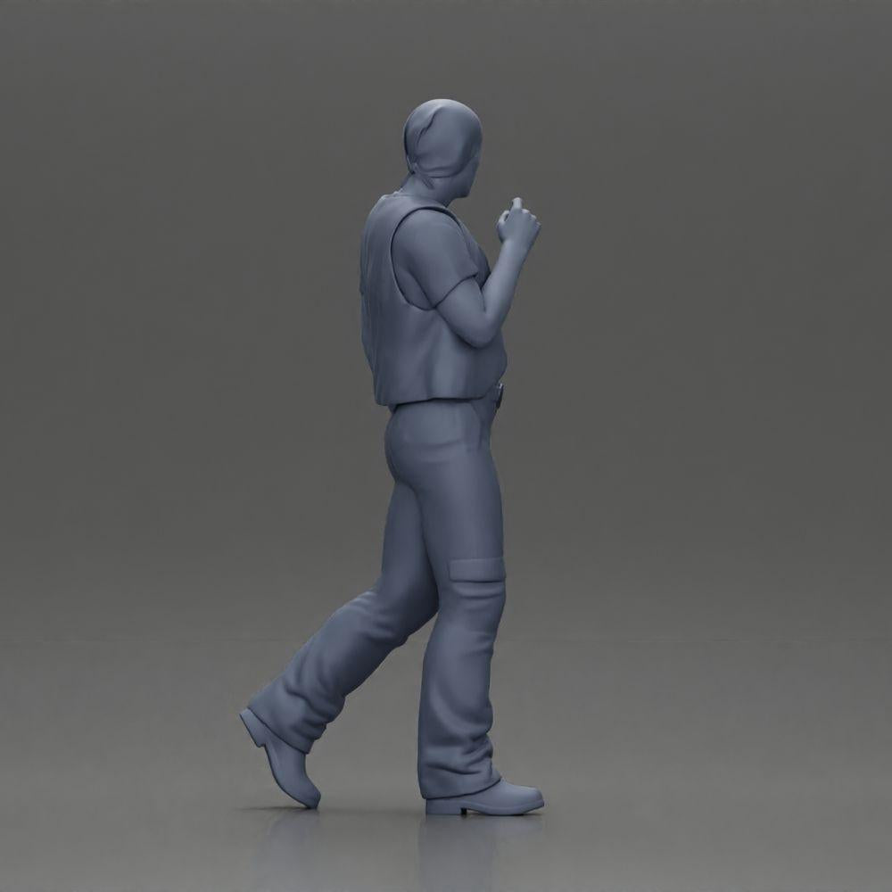 Diorama Modellbau Produktfoto 8: Gehende Miniaturfigur, Mann mit Kopftuch und Weste für Diorama - detailliert (Ref Nr. A65)