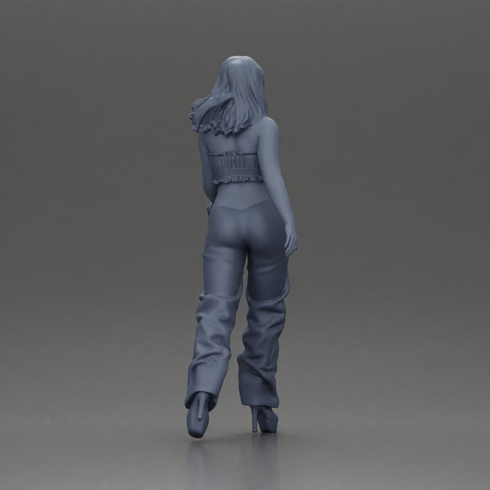Diorama model building product photo 8: Diorama figure: miniature figure woman in walking pose, green-red, crop top, wide pants, pumps (Ref No. A141)