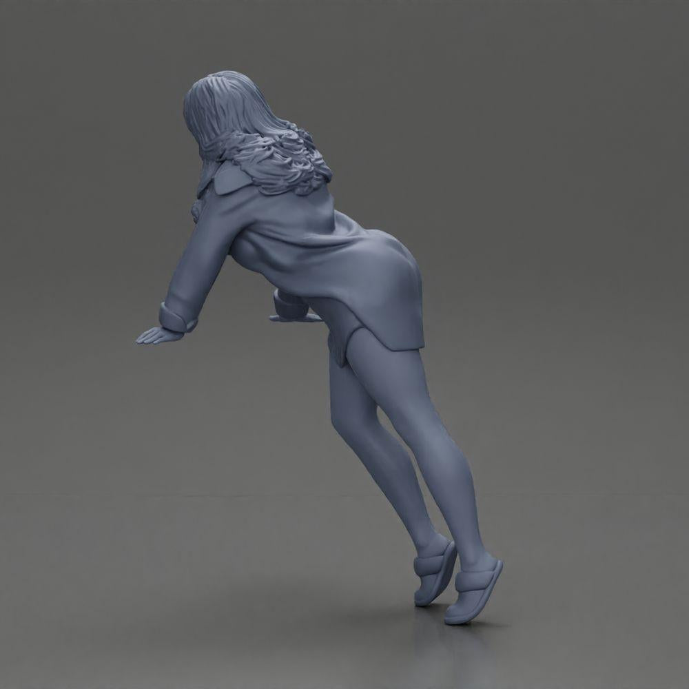 Diorama model building product photo 9: Diorama miniature: Woman in long shirt, dynamic forward pose on tiptoes (Ref No. A121)