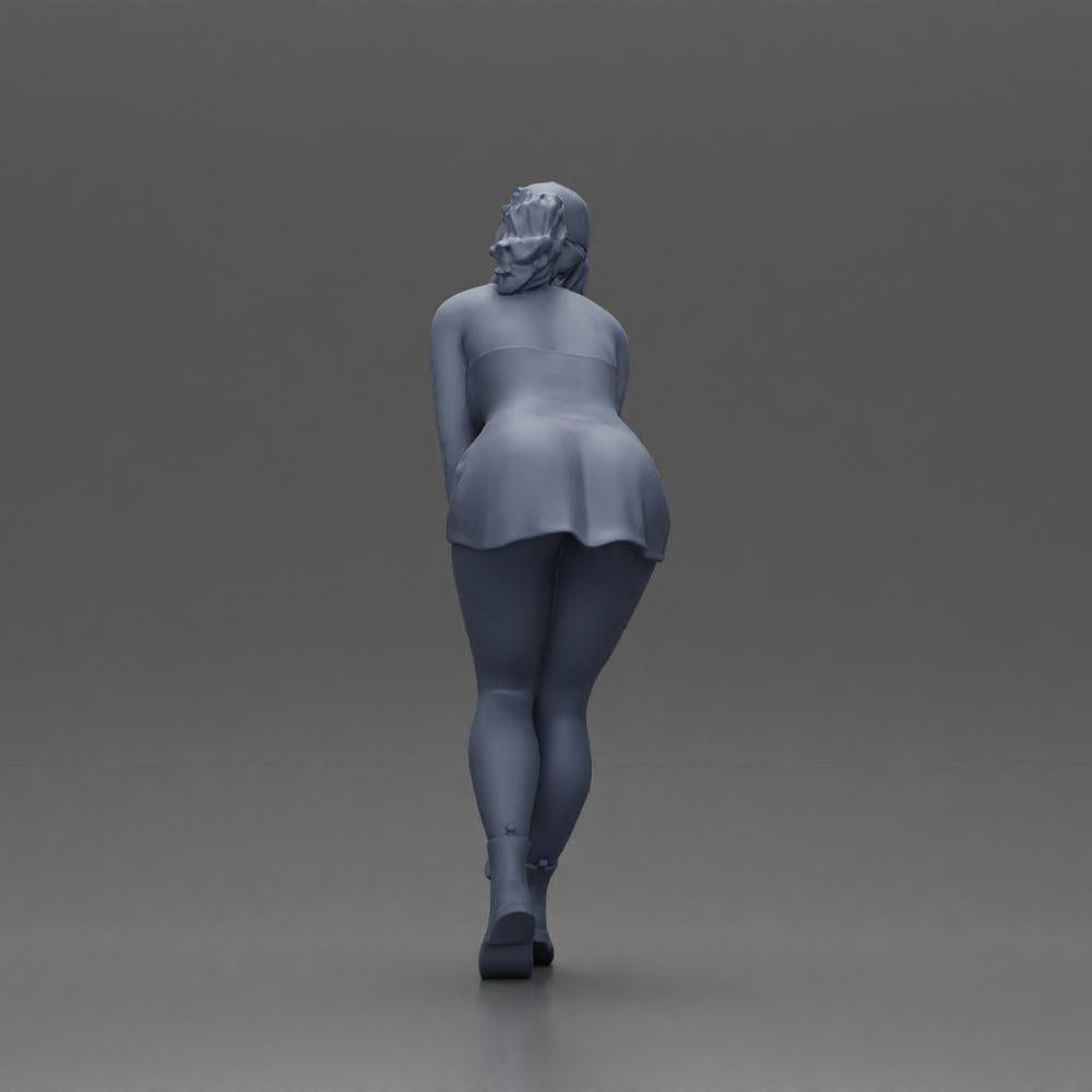 Diorama model building product photo 10: Diorama miniature: bent woman with cap, short top, tight pants & boots (Ref No. A113)