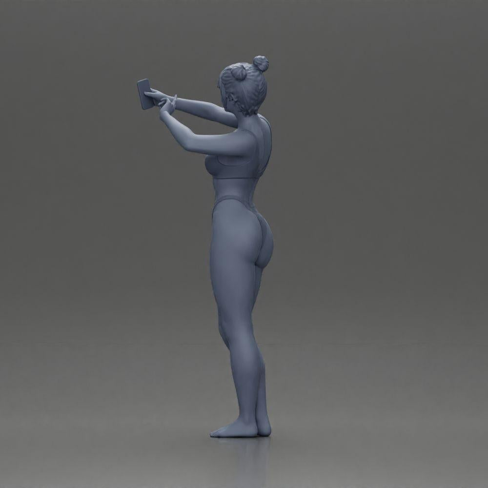 Diorama model building product photo 10: Diorama miniature: Woman in bikini taking selfie on the beach, standing figure (Ref No. A69)