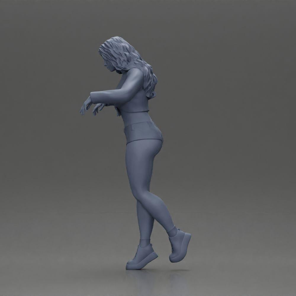Diorama model building product photo 11: Female diorama figure in mini skirt and shorts, standing at the edge of the stairs (Ref No. A73)