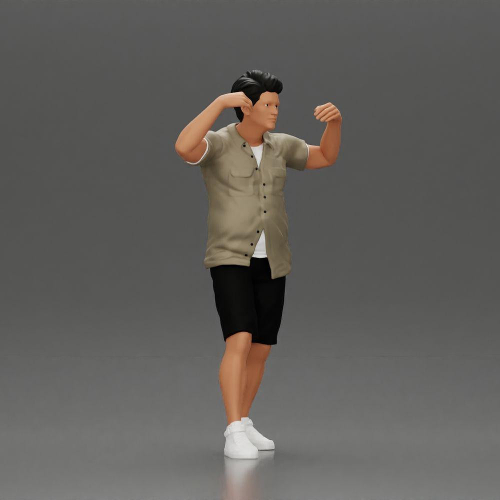 Diorama model building product photo 1: Diorama miniature: Man in shirt and shorts carrying woman on shoulders (Ref No. A81)