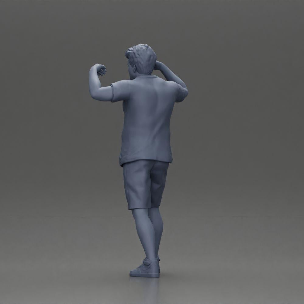Diorama model building product photo 10: Diorama miniature: Man in shirt and shorts carrying woman on shoulders (Ref No. A81)