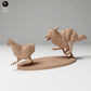 Produktfoto Tier Figur Diorama, Modellbau: 0: Wildtier Figur: Coyote jagt Huhn (Ref 24_11_08)