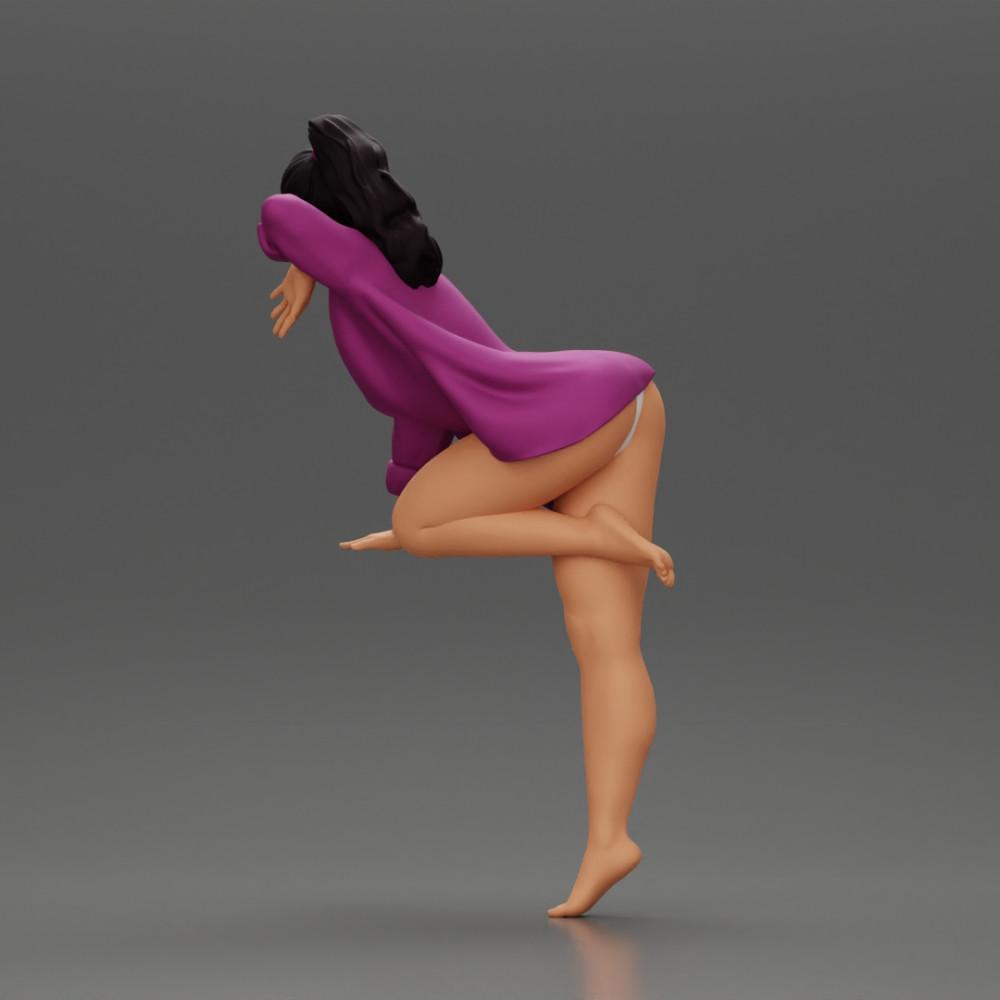 Diorama model building product photo 3: Diorama miniature: Female figure in long shirt and bikini, leaning on table (Ref No. A52)
