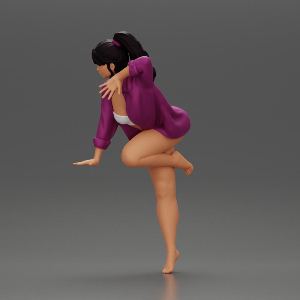 Diorama model building product photo 4: Diorama miniature: Female figure in long shirt and bikini, leaning on table (Ref No. A52)