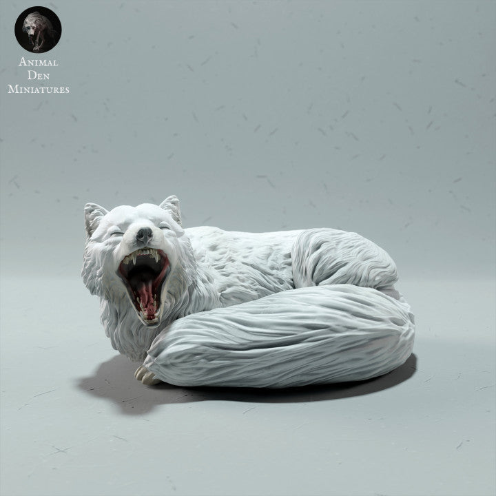 Product photo of animal figure Animal Den Miniatures 0: Polar animal figure: Arctic fox - sleeping (22_12_16)