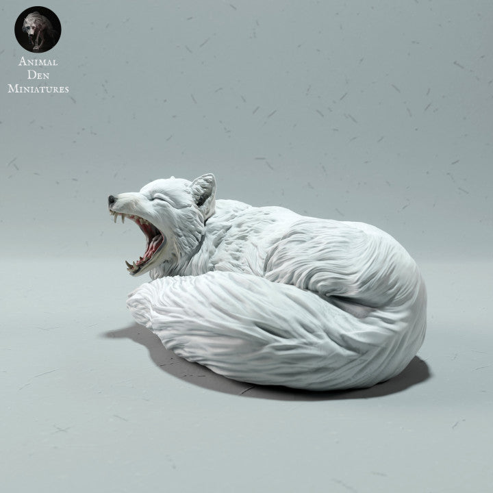 Product photo animal figurine Animal Den Miniatures 3: Polar animal figurine: Arctic fox - sleeping (22_12_16)