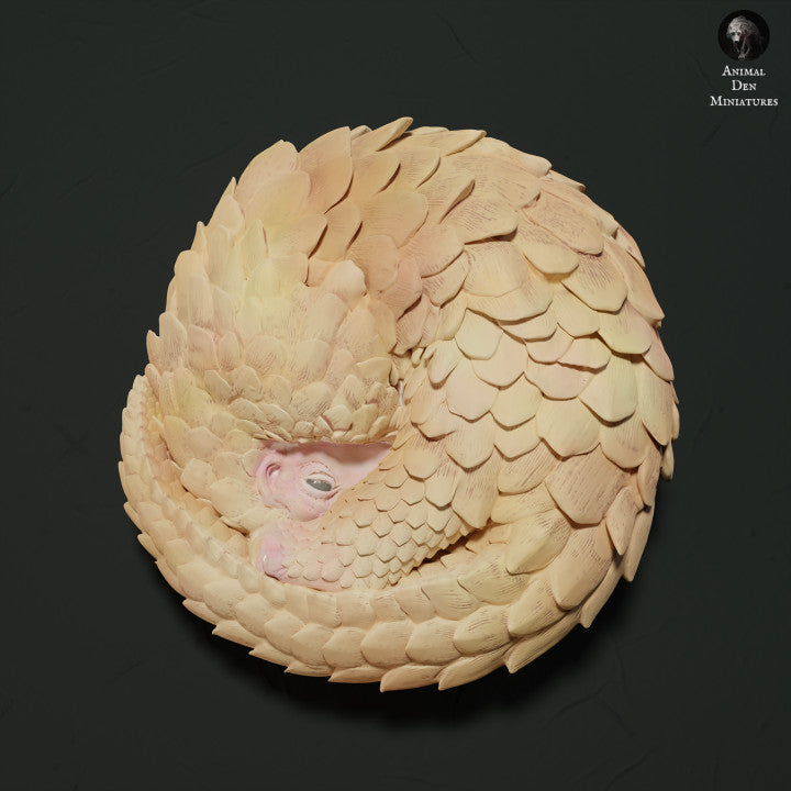 Product photo animal figure Animal Den Miniatures 0: Wildlife animal figure: Malayan pangolin - curled up (23_05_09)