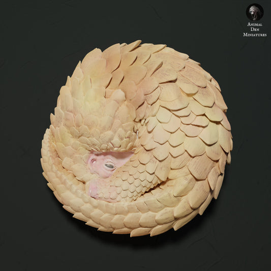 Product photo animal figure Animal Den Miniatures 0: Wildlife animal figure: Malayan pangolin - curled up (23_05_09)