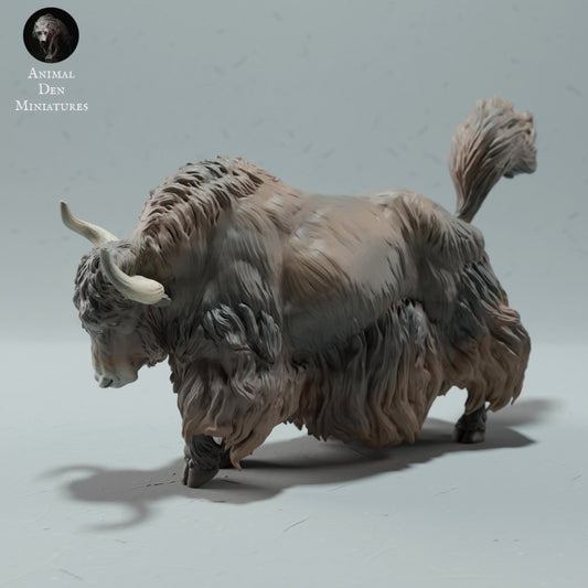 Product photo of animal figurine Animal Den Miniatures 0: Wild animal figurine: Himalayan wild yak - standing (23_01_09)