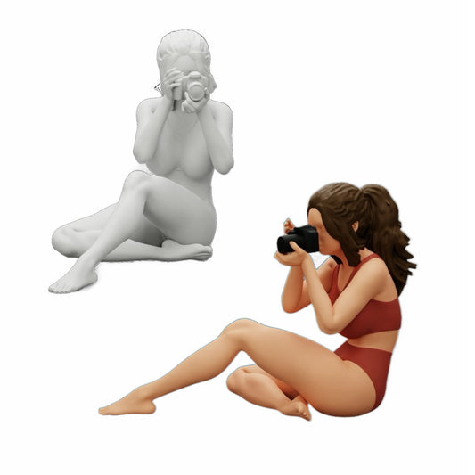 Diorama Modellbau Produktfoto 0: Fotografin im Bikini sitzt und hält eine Kamera (Ref Nr. A35)