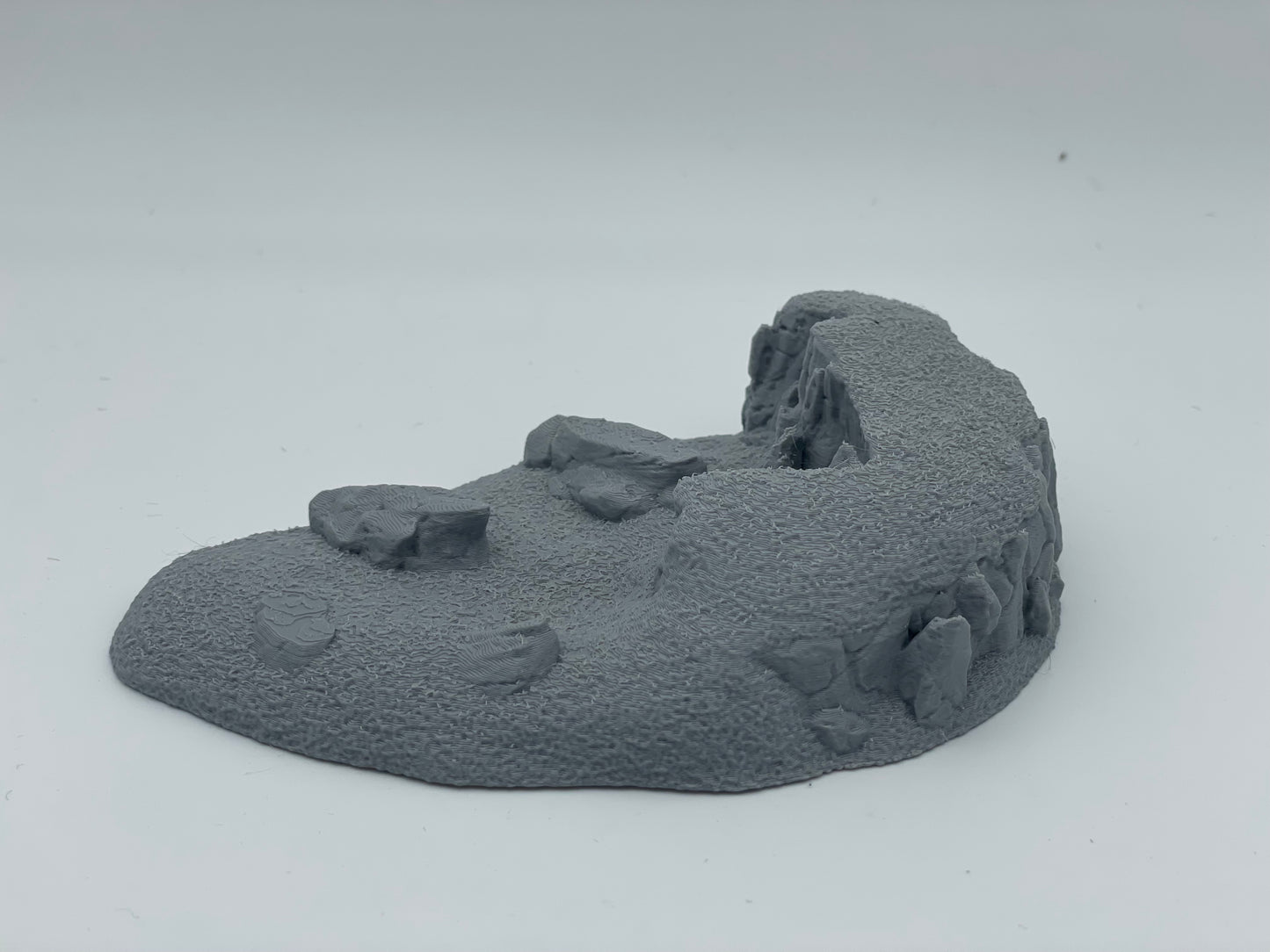 Product photo Tabletop 28mm The Printing Goes Ever On (TPGEO) 0: Hill Terrain Type D - Gentle Rise in Grassland - Rocks