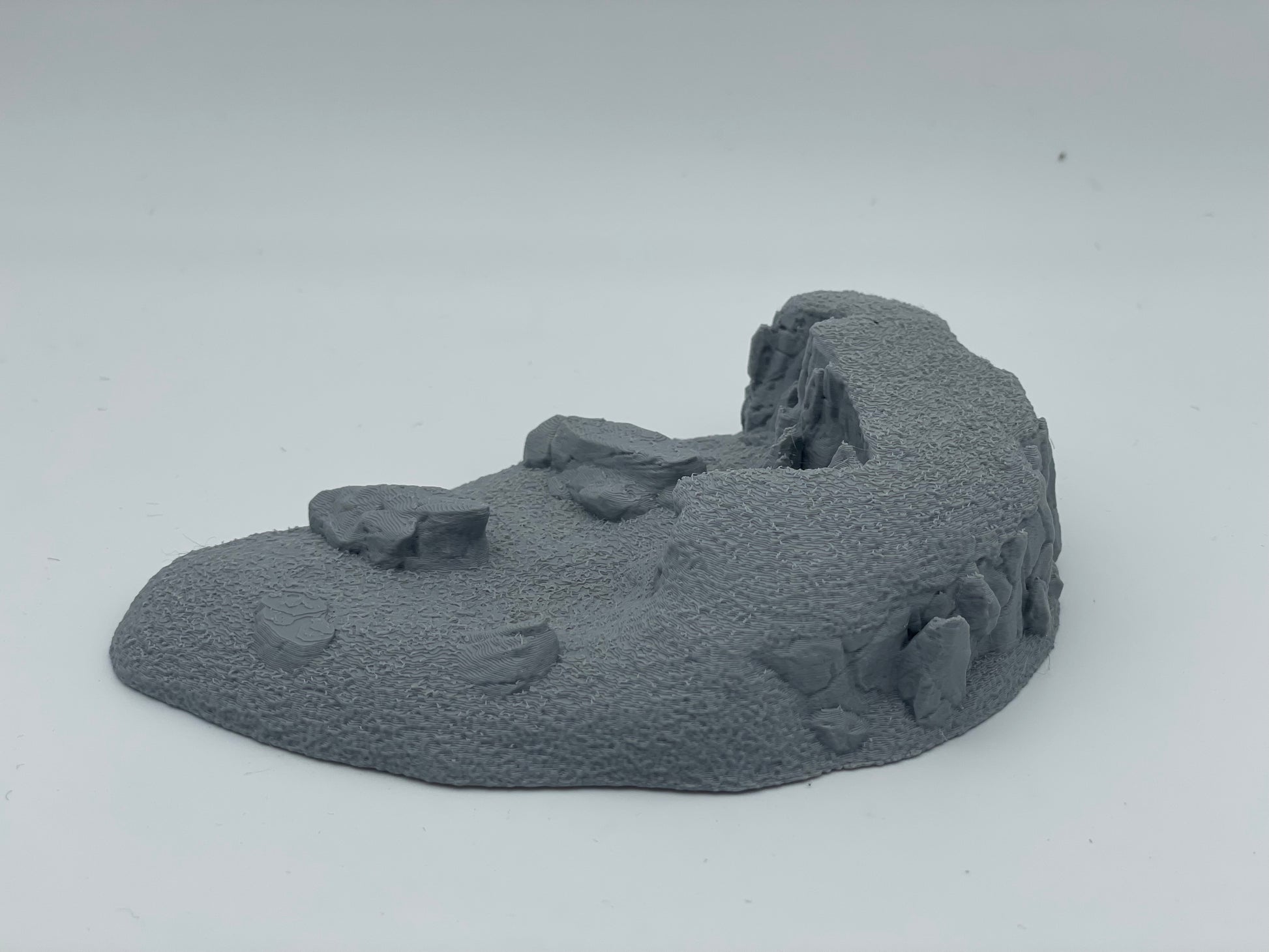 Product photo Tabletop 28mm The Printing Goes Ever On (TPGEO) 0: Hill Terrain Type D - Gentle Rise in Grassland - Rocks