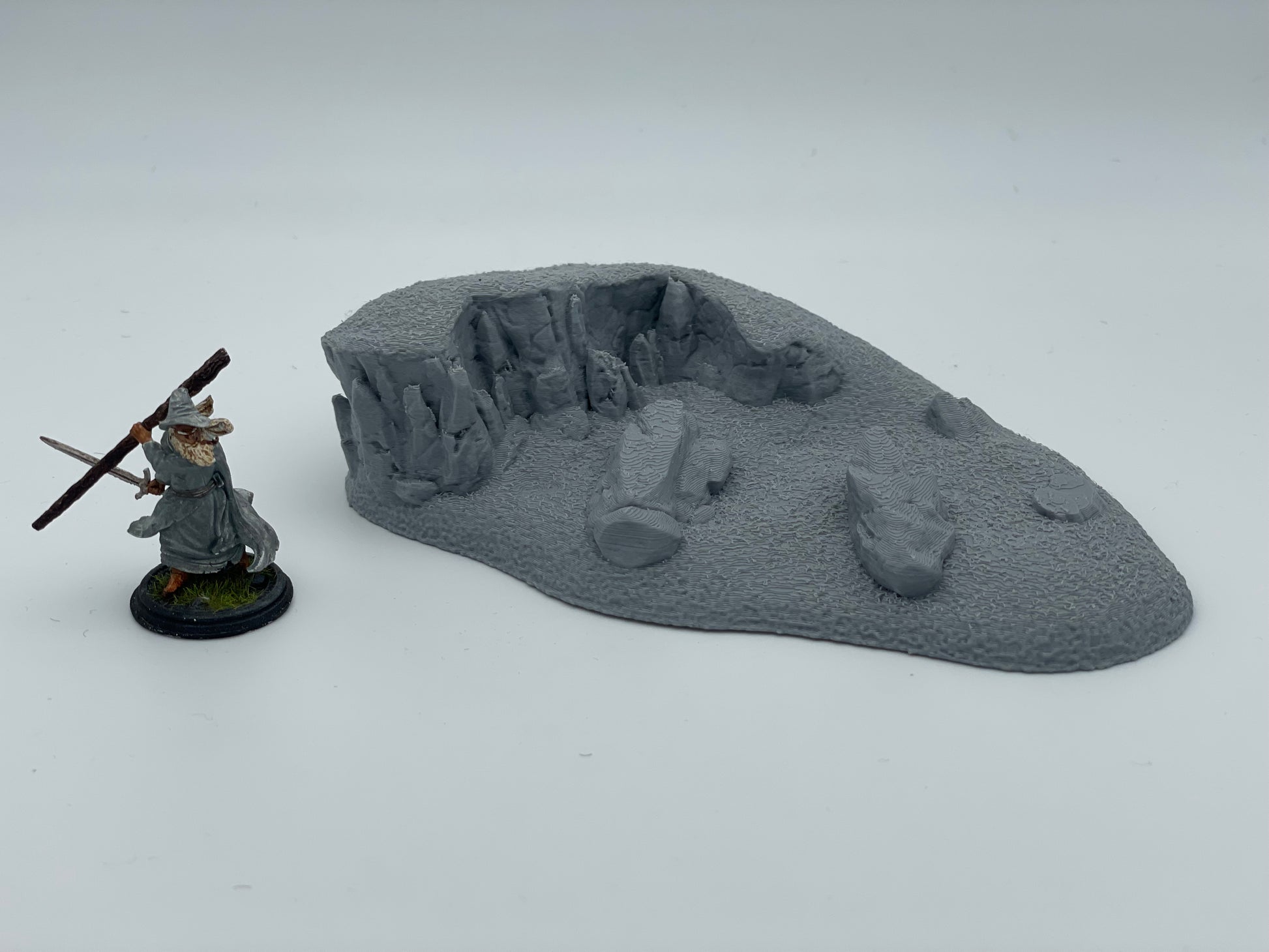 Product photo Tabletop 28mm The Printing Goes Ever On (TPGEO) 0: Hill Terrain Type D - Gentle Rise in Grassland - Rocks