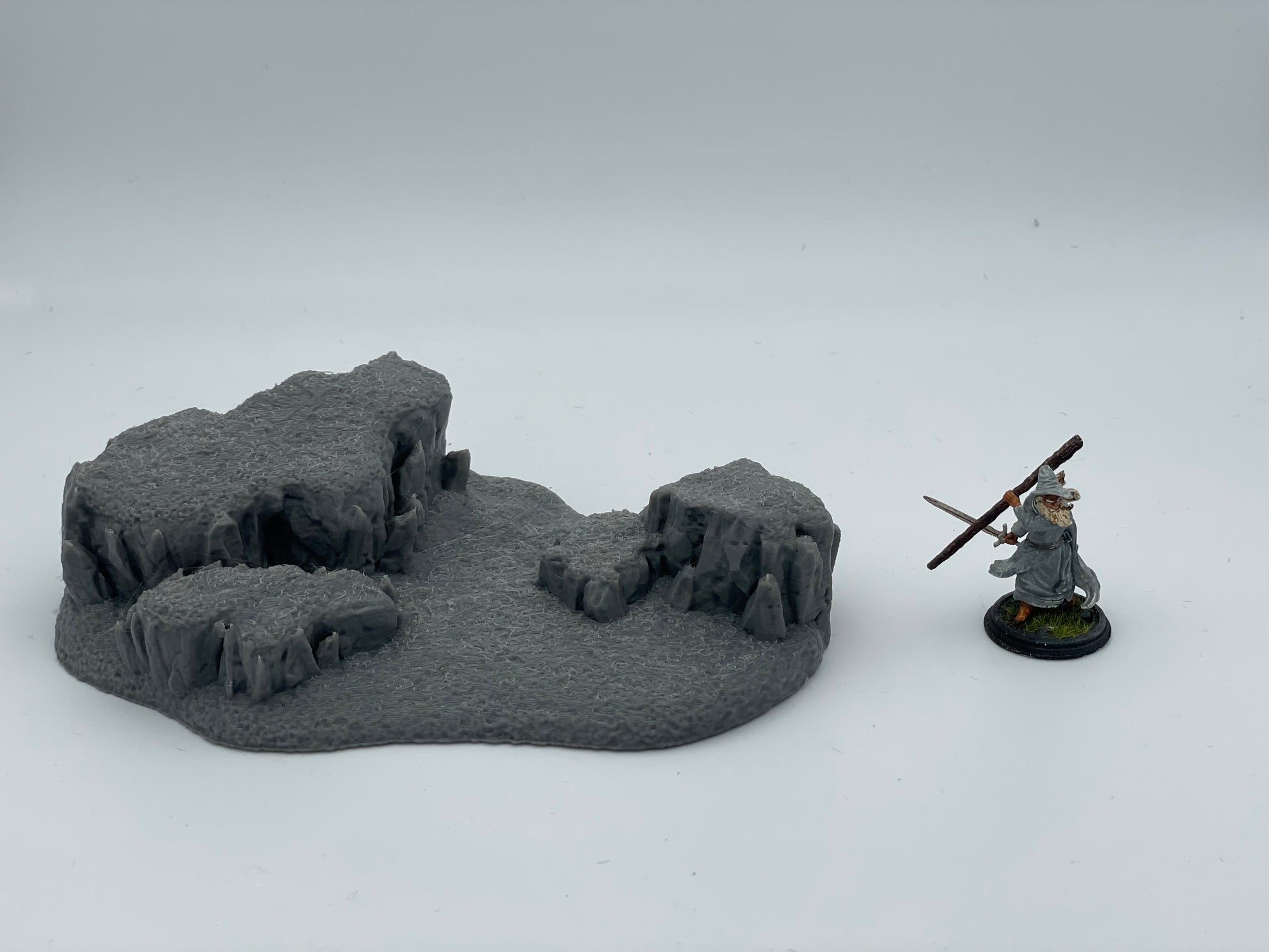 Product photo Tabletop 28mm The Printing Goes Ever On (TPGEO) 0: Hill Terrain Type E - Gentle Rise in Grassland - Rocks