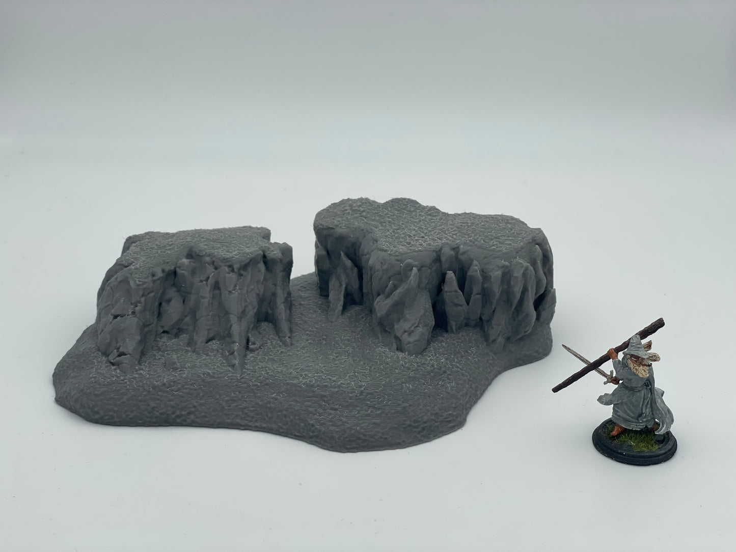 Product photo Tabletop 28mm The Printing Goes Ever On (TPGEO) 0: Hill Terrain Type F - Gentle Rise in Grassland - Rocks