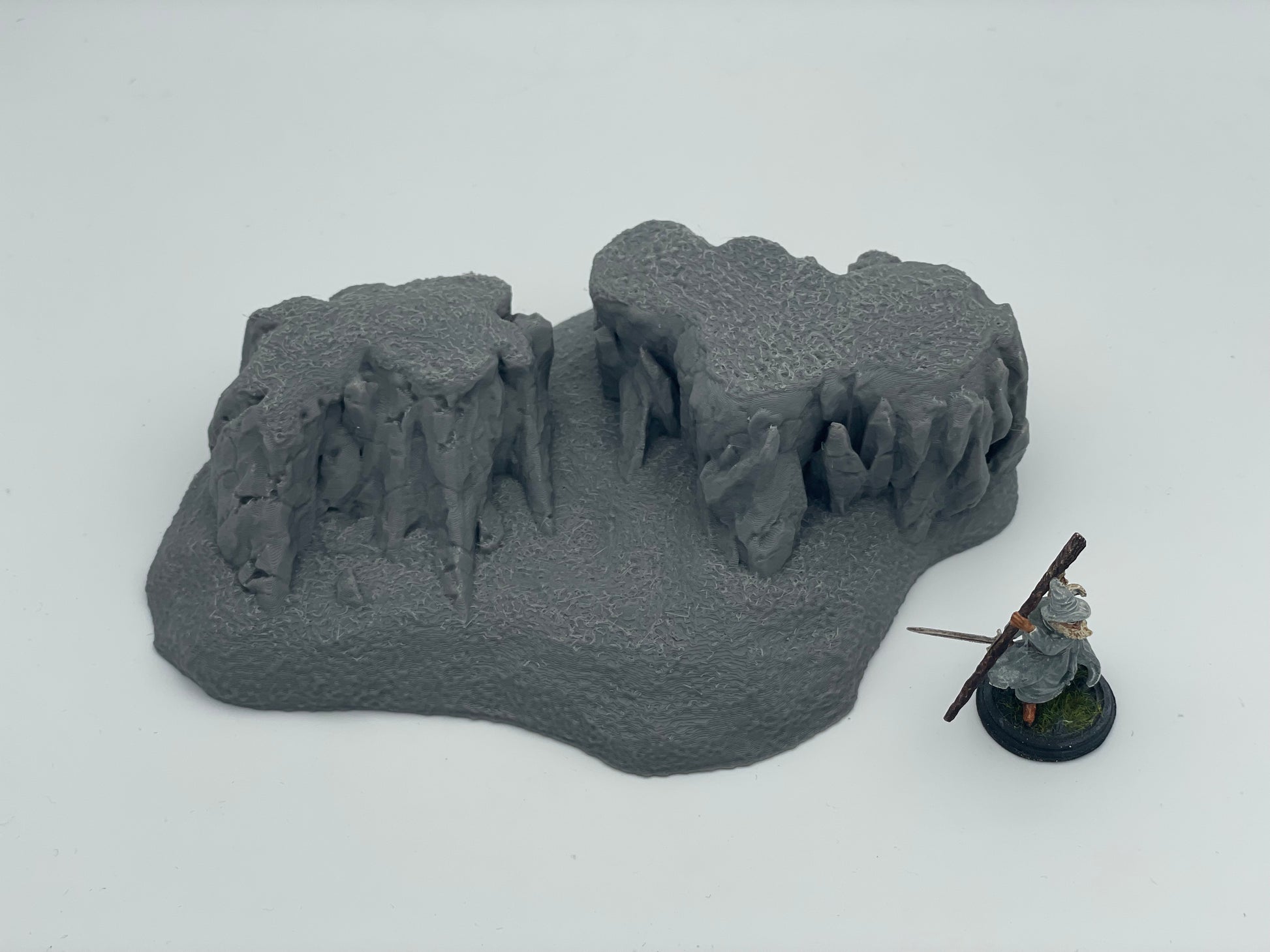 Product photo Tabletop 28mm The Printing Goes Ever On (TPGEO) 0: Hill Terrain Type F - Gentle Rise in Grassland - Rocks