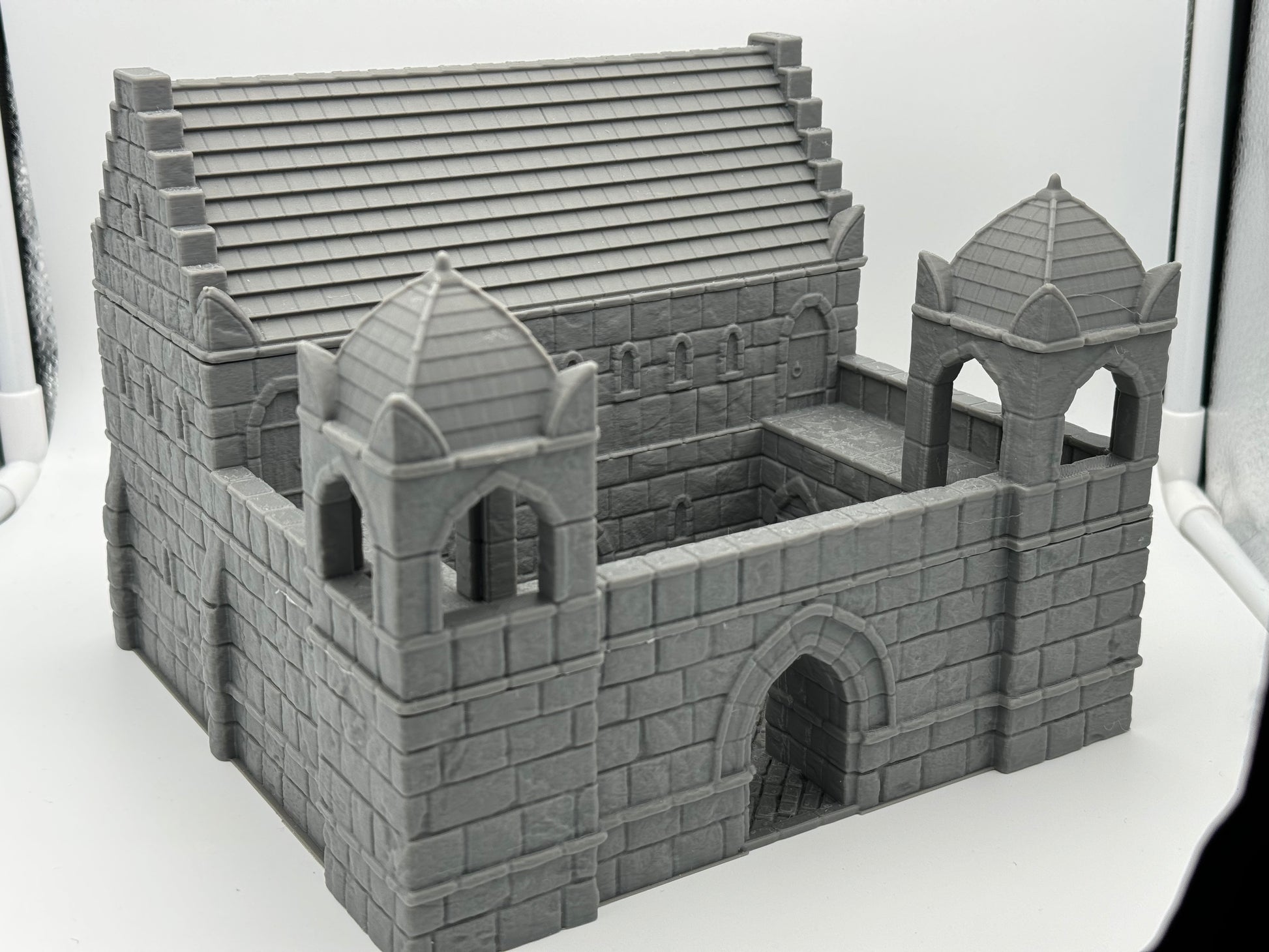 Product photo Tabletop 28mm The Printing Goes Ever On (TPGEO) 0: Ivory City Barracks - Kingdom of Gonthan - Tabletop Terrain