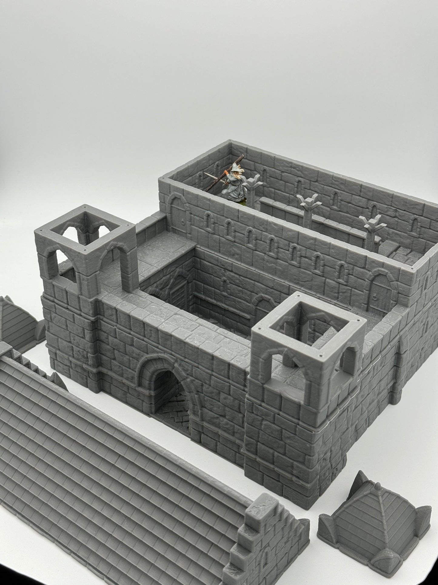Product photo Tabletop 28mm The Printing Goes Ever On (TPGEO) 0: Ivory City Barracks - Kingdom of Gonthan - Tabletop Terrain